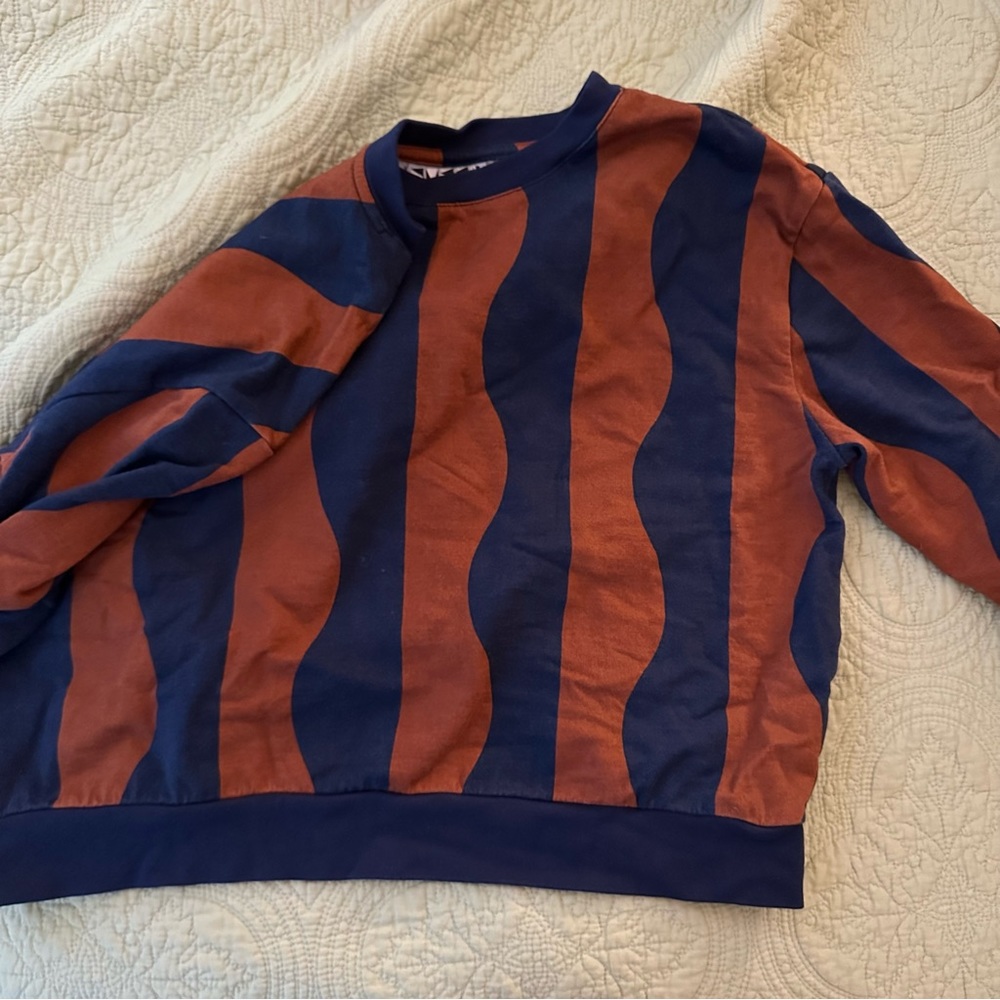 Dusen Dusen Sweatshirt - Picture 2 of 3